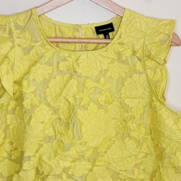 Who What Wear | Yellow Floral Ruffle Sleeve Top Size Medium - Picture 3 of 7